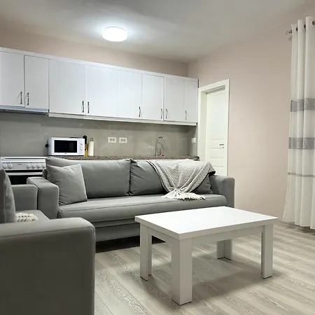 Amazing Getaway In Apartment *