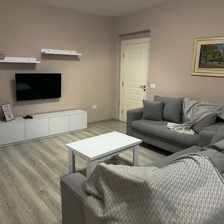 Amazing Getaway In Tirana
