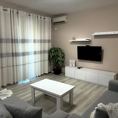 Amazing Getaway In Apartment Tirana